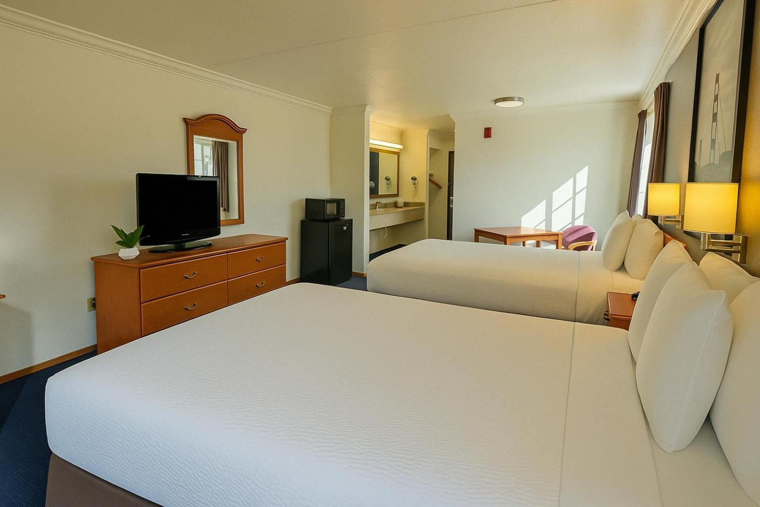 Creekside Inn & Suites Уиллитс Экстерьер фото