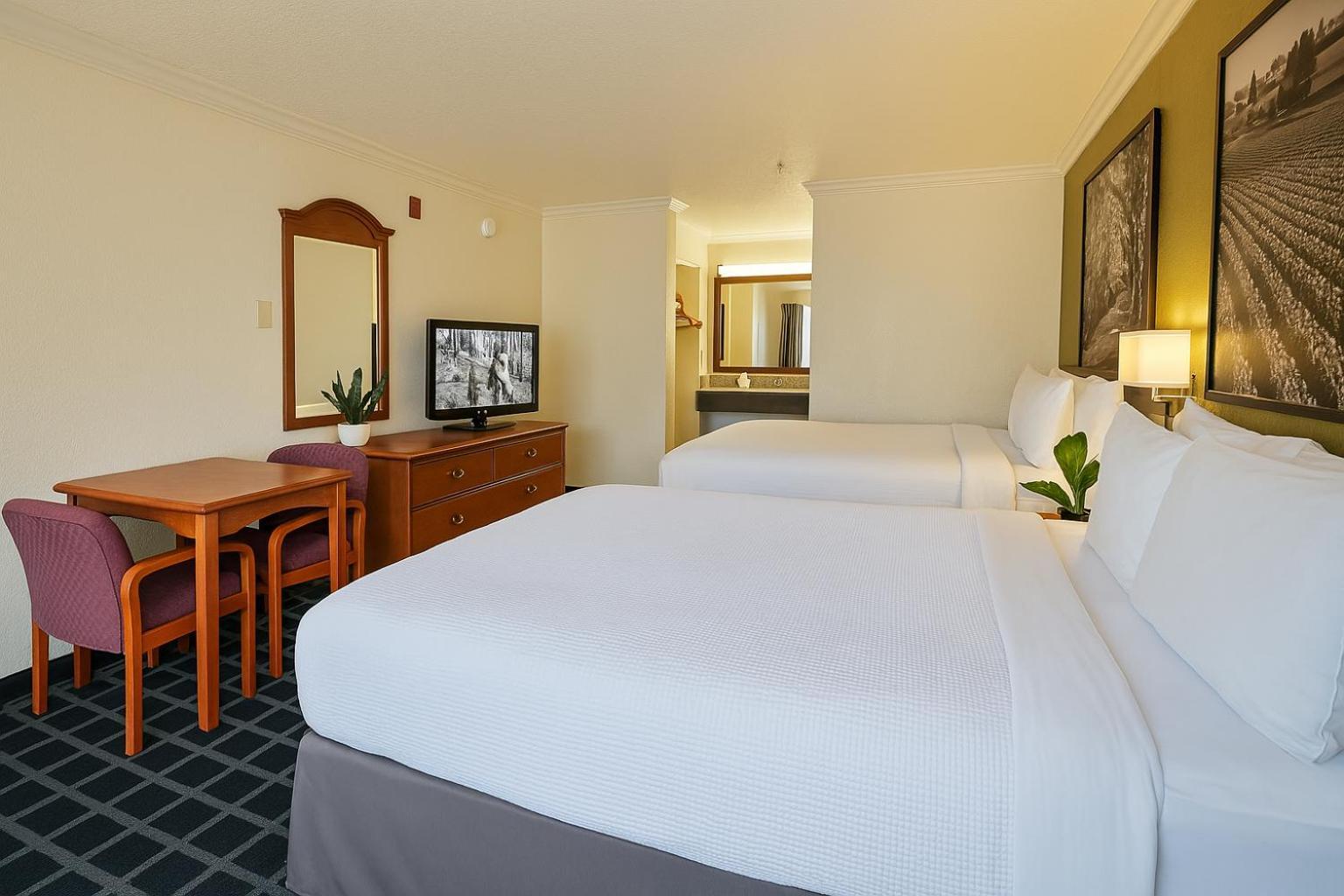 Creekside Inn & Suites Уиллитс Экстерьер фото